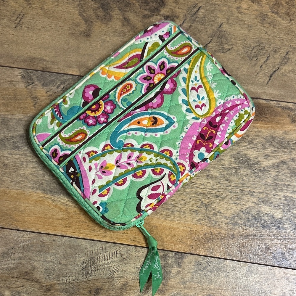 VERA BRADLEY “Tutti Frutti” (Retired 2013) Mini Tablet Quilted Zip Pouch